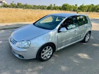 Usado VW Golf IV Highline 115 CV (84 kW) 2005 Gris / plata Berlina