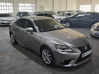 Usado Lexus IS300h Executive Line 223 CV (164 kW) 2016 Gris / plata Berlina