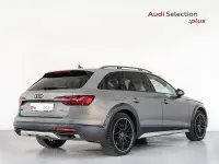 Usado Audi A4 Allroad Exclusive 265 CV (194 kW) 2023 Gris / plata Familiar
