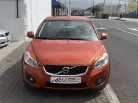Usado Volvo C30 Momentum 109 CV (80 kW) 2010 Naranja Utilitario