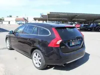 Begagnad Volvo V60 Momentum 120 HK (88 kW) 2018 Svart Kombi