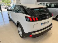 Usado Peugeot 3008 Active 130 CV (95 kW) 2019 Blanco SUV