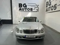 Usado Mercedes E320 Classic 224 CV (164 kW) 2006 Gris / plata Berlina