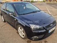 Usado Ford Focus Sport 115 CV (84 kW) 2006 Negro Berlina