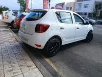 Usado Dacia Sandero Acces 73 CV (53 kW) 2019 Blanco Berlina