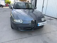 Usado Alfa Romeo 147 Distinctive 105 CV (77 kW) 2004 Azul Utilitario