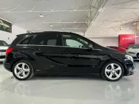Usado Mercedes B200 136 CV (100 kW) 2014 Negro Utilitario