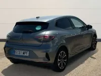 Usado Renault Clio V Techno 90 CV (66 kW) 2024 Gris Berlina