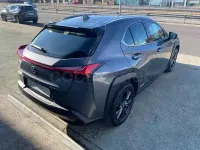 Usado Lexus UX Business Edition 184 CV (135 kW) 2022 Gris / plata SUV