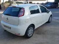 Usado Fiat Punto Pop 75 CV (55 kW) 2015 Blanco Utilitario