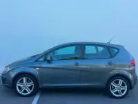 Usado Seat Altea Style 125 CV (91 kW) 2012 Gris / plata Monovolumen