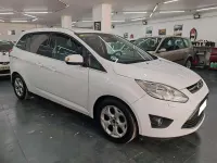 Usado Ford Grand C-Max Trend 116 CV (85 kW) 2012 Blanco Monovolumen