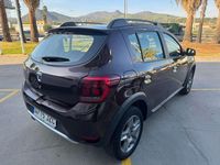Usado Dacia Sandero 90 CV (66 kW) 2017 Marrón Utilitario