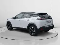 Usado Peugeot 2008 Active 110 CV (80 kW) 2022 Blanco SUV