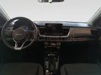 Usado Kia Stonic 101 CV (74 kW) 2025 Blanco SUV