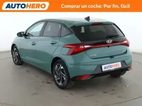 Usado Hyundai i20 101 CV (74 kW) 2022 Verde Utilitario