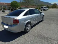 Usado Opel Vectra Cosmo 120 CV (88 kW) 2005 Gris / plata Berlina