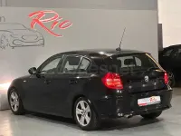 Usado BMW 118 Sport Line 143 CV (105 kW) 2011 Negro Utilitario