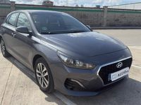 Usado Hyundai i30 116 CV (85 kW) 2019 Gris Berlina