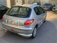 Usado Peugeot 206 70 CV (51 kW) 2005 Gris / plata Berlina