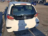 Usado Toyota Aygo City 68 CV (50 kW) 2012 Blanco Utilitario