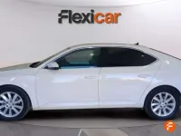 Usado Skoda Superb Ambition 120 CV (88 kW) 2020 Blanco Berlina