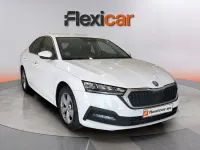 Usado Skoda Octavia Ambition 150 CV (110 kW) 2022 Blanco Berlina