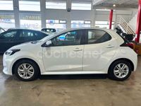 Usado Toyota Yaris Hybrid Active 116 CV (85 kW) 2021 Blanco Berlina