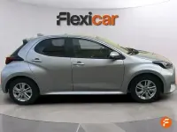 Usado Toyota Yaris Edition 125 CV (91 kW) 2022 Gris Berlina