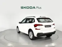 Usado Skoda Kamiq Essence 95 CV (69 kW) 2025 Blanco SUV