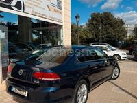 Usado VW Passat Advance 150 CV (110 kW) 2017 Azul Berlina