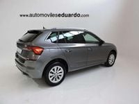 Usado Skoda Kamiq Ambition 110 CV (80 kW) 2023 Gris SUV