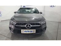 Usado Mercedes A180 136 CV (100 kW) 2019 Gris / plata Berlina