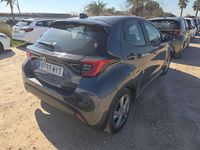 Usado Toyota Yaris Hybrid Active 116 CV (85 kW) 2025 Gris Utilitario