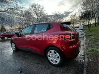 Usado Renault Clio IV Authentique 75 CV (55 kW) 2014 Rojo Berlina