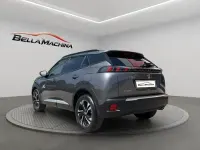 Usado Peugeot 2008 Allure 110 CV (80 kW) 2022 Gris / plata SUV