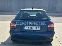 Usado Audi A3 Ambiente 102 CV (75 kW) 2002 Azul Utilitario