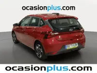 Usado Hyundai i20 100 CV (73 kW) 2022 Rojo Utilitario