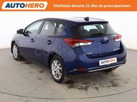 Usado Toyota Auris Hybrid Active 136 CV (100 kW) 2015 Azul Berlina