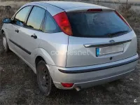 Usado Ford Focus Trend 90 HP (66 kW) 2003 Cinzento Sedan