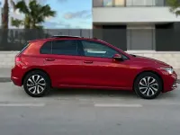 Usado VW Golf VIII Style 131 CV (96 kW) 2022 Rojo Utilitario
