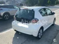 Usado Toyota Aygo City 68 CV (50 kW) 2012 Blanco Utilitario