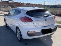 Usado Kia Ceed GT 110 HP (80 kW) 2015 Branco Sedan