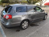 Usado VW Passat Highline 140 CV (102 kW) 2005 Gris / plata Familiar