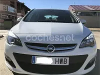 Usado Opel Astra Selective 130 CV (95 kW) 2014 Blanco Berlina