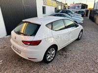 Usado Seat Leon Style 110 CV (80 kW) 2018 Blanco Berlina