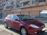 Usado Fiat Bravo Dynamic 120 CV (88 kW) 2008 Granate Utilitario