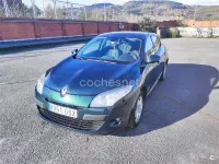 Usado Renault Mégane III Dynamique 105 CV (77 kW) 2010 Verde Berlina