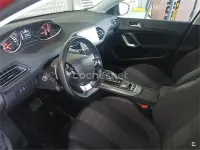 Usado Peugeot 308 Allure 130 CV (95 kW) 2019 Granate Berlina