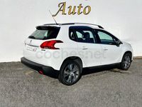 Usado Peugeot 2008 Allure 100 CV (73 kW) 2015 Blanco SUV